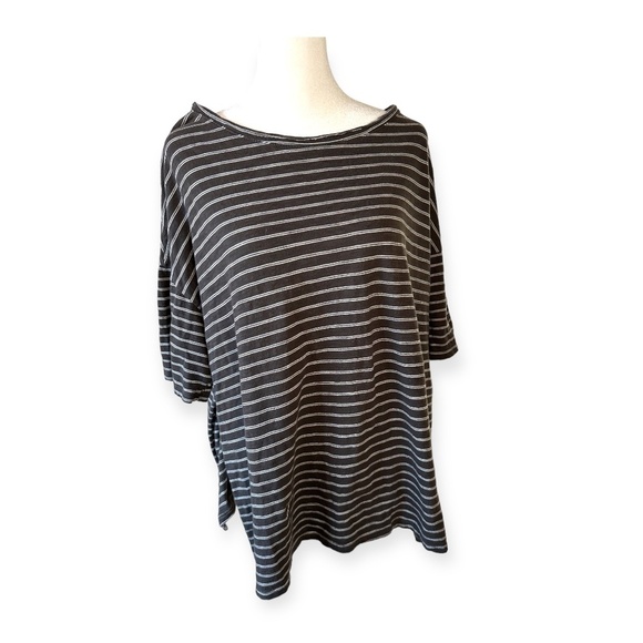 Comfortable Charcoal & White Striped Tee - Picture 1 of 3